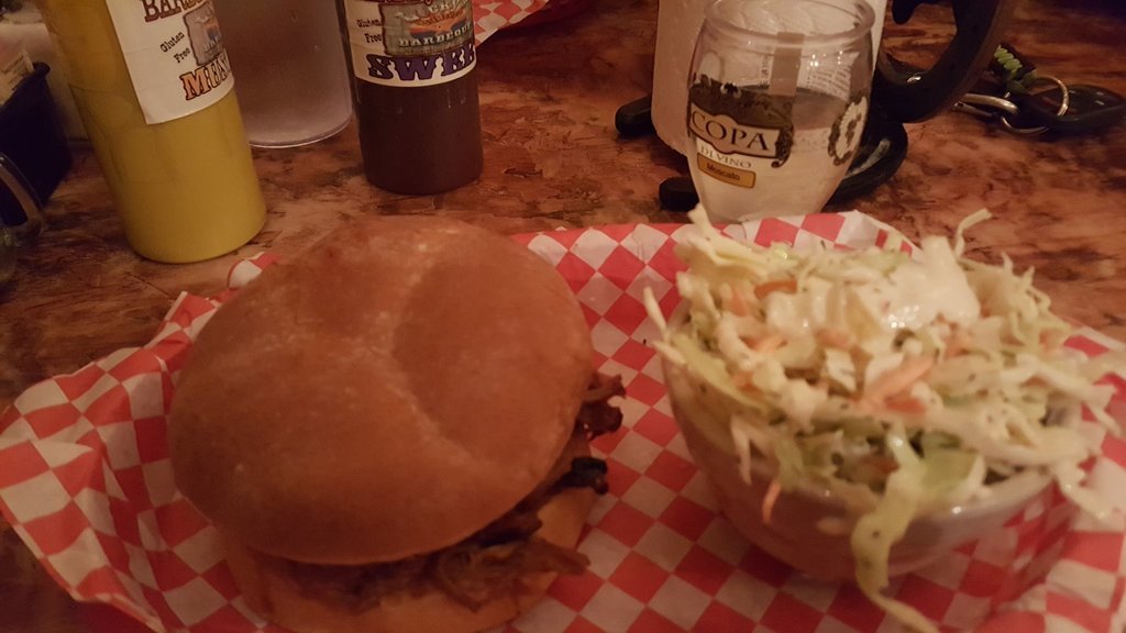 Lucky`s BBQ & Burgers